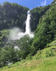Boschetto Cevio 14 Cascata del fiume Calnegia a Foroglio Val Bavona